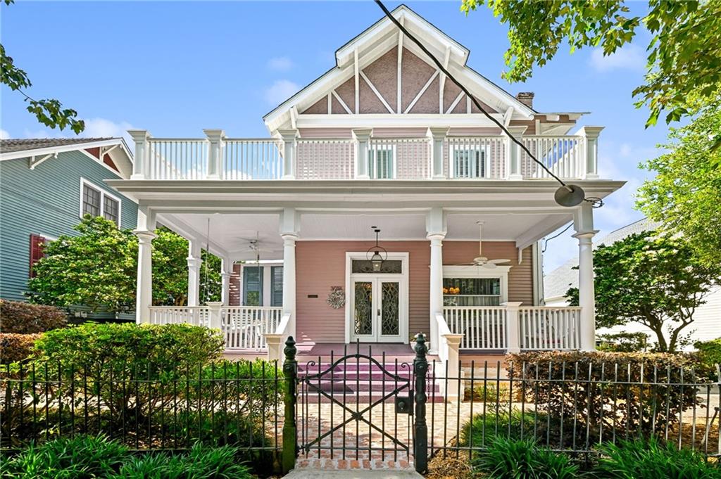 3018 DESOTO Street
