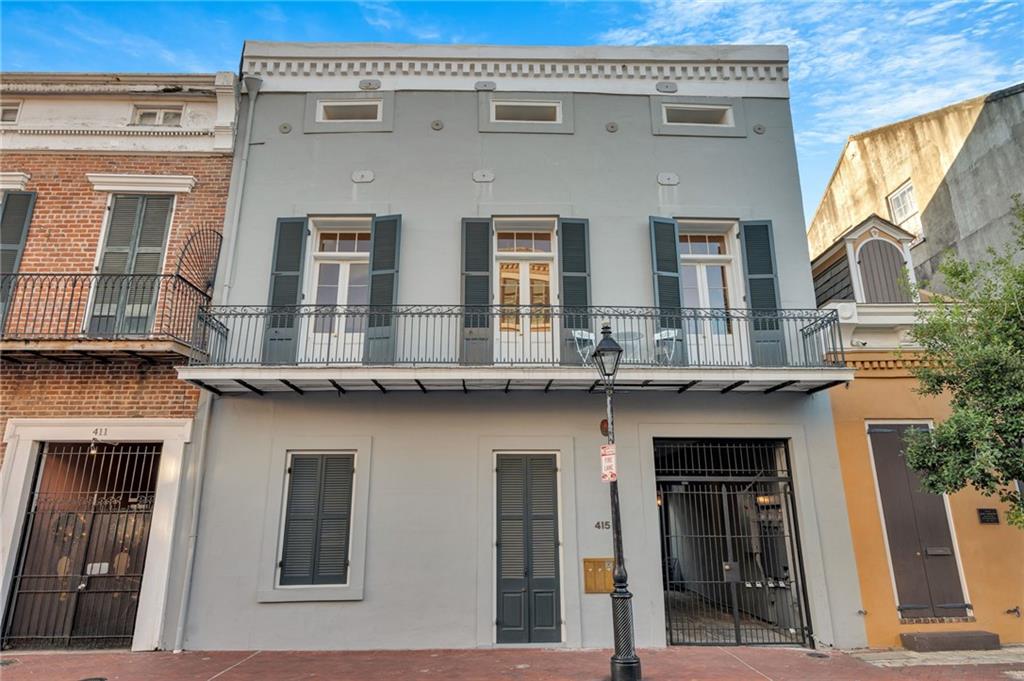 415 BURGUNDY Street 1B