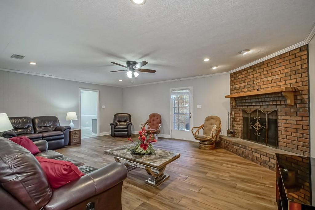 426 RIVER OAKS Drive