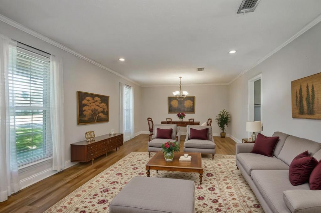 426 RIVER OAKS Drive