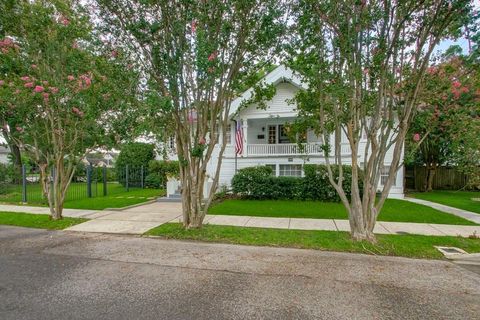 2410 ADAMS Street New Orleans LA 70125