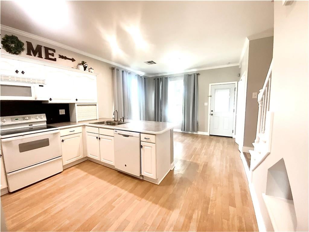 37 HOUMAS Place