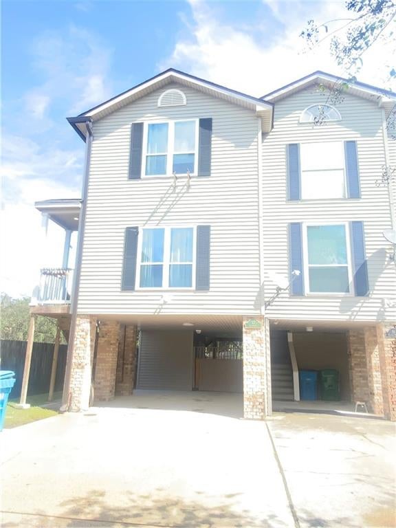 37 HOUMAS Place