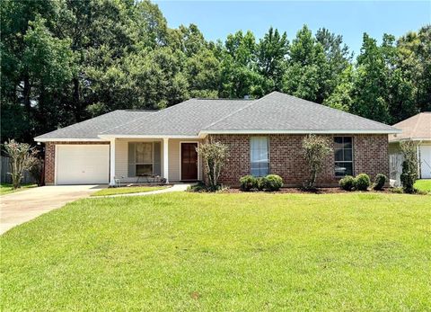 Photo of 2335 RUE TOULANDER Street, Mandeville, LA 70448 (MLS # 2567038)