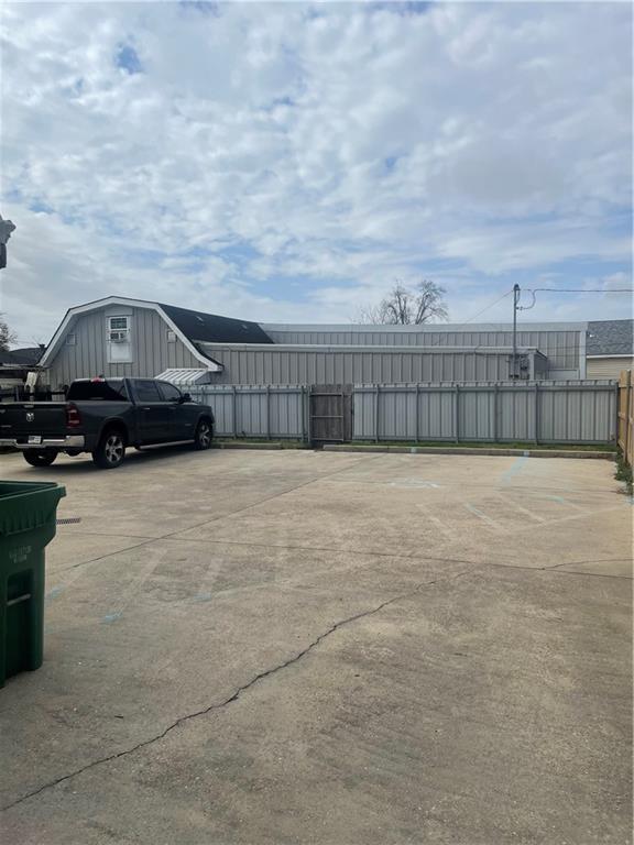 612 CLEARVIEW Parkway