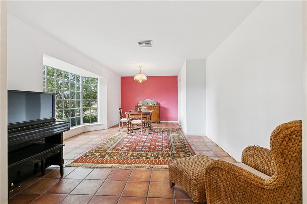 8913 HERMITAGE Place