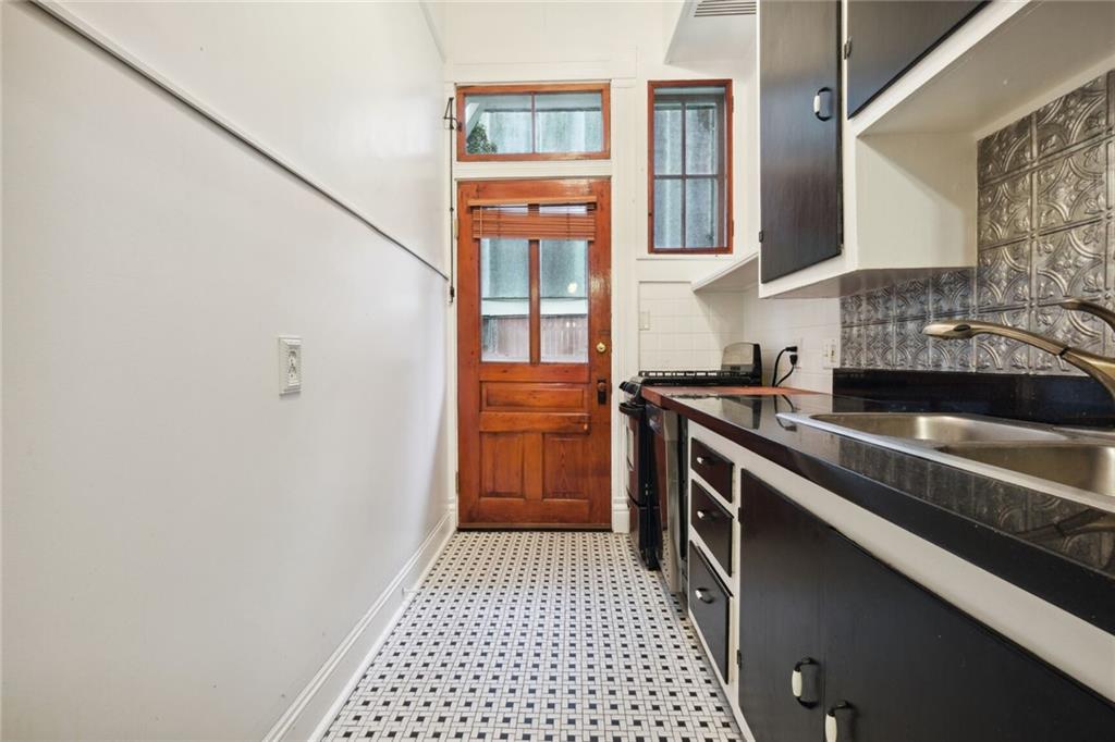 New Orleans, Louisiana 70118, United States, 2 Bedrooms Bedrooms, ,2 BathroomsBathrooms,Residential,Active,52309