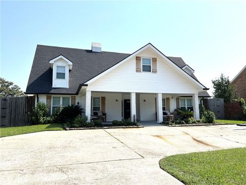 925 MARLENE Drive Gretna LA 70056