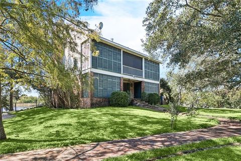 100 ISLAND Drive Slidell LA 70458