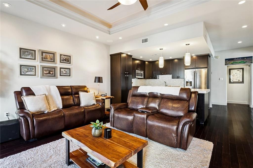 141 E HIGHWAY 22 Highway B2