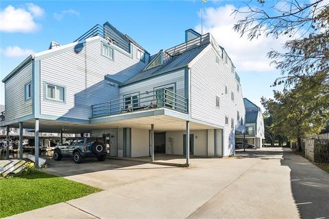 141 E HIGHWAY 22 Highway B2 Madisonville LA 70447