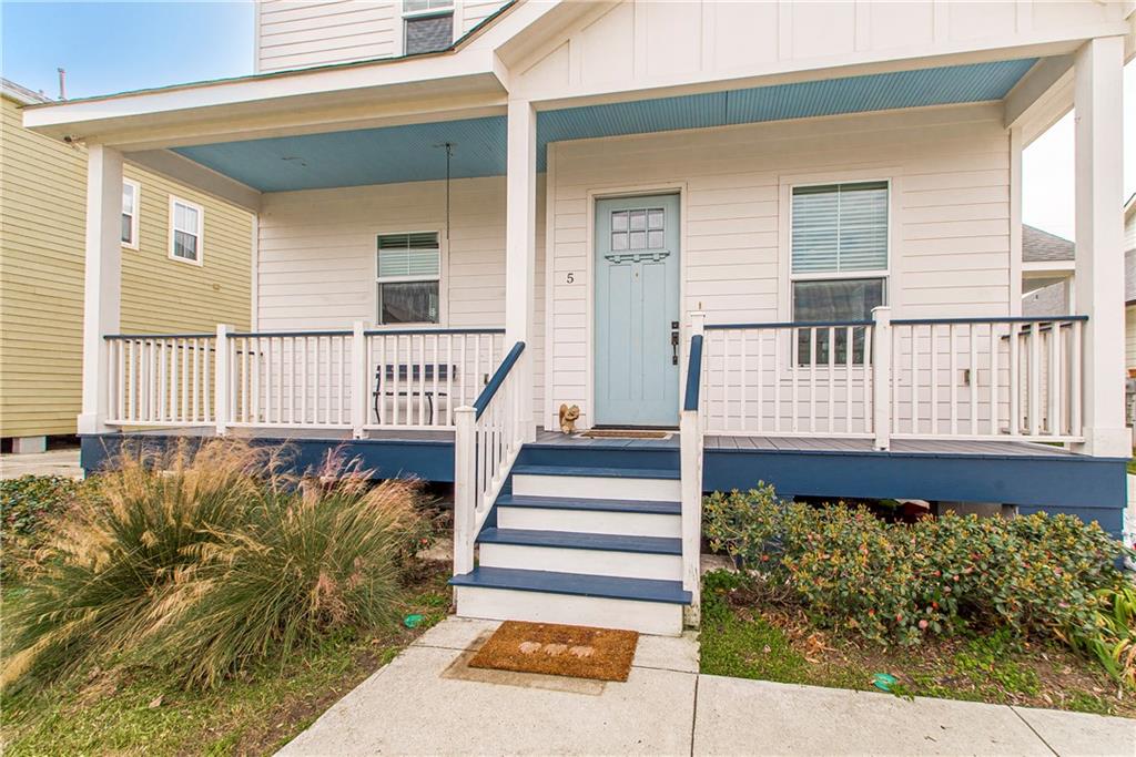 5 LEEWARD Court