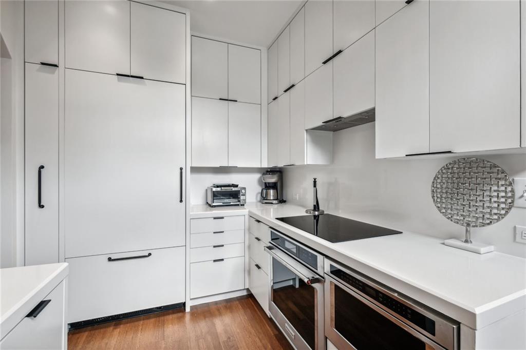 New Orleans, Louisiana 70115, United States, 2 Bedrooms Bedrooms, ,2 BathroomsBathrooms,Residential,Active,57214