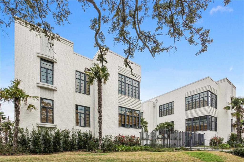 New Orleans, Louisiana 70115, United States, 2 Bedrooms Bedrooms, ,2 BathroomsBathrooms,Residential,Active,57214