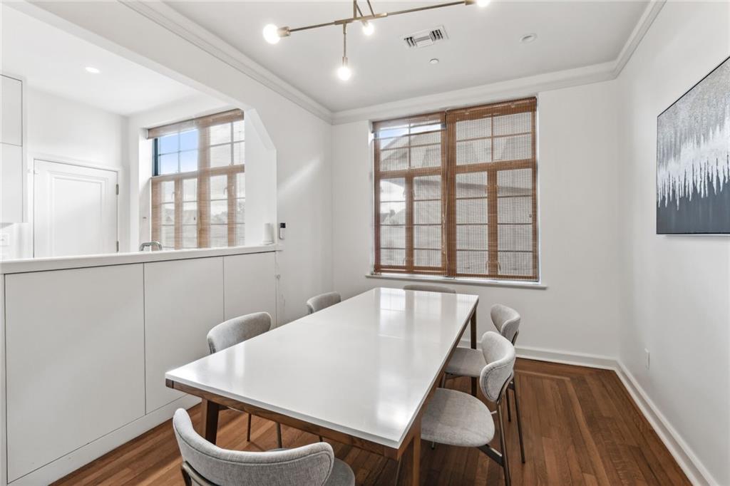 New Orleans, Louisiana 70115, United States, 2 Bedrooms Bedrooms, ,2 BathroomsBathrooms,Residential,Active,57214