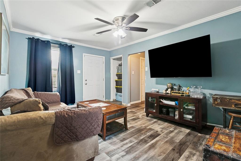 308 HENRY LANDRY Avenue