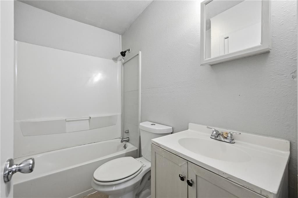 2319 LAWRENCE Street