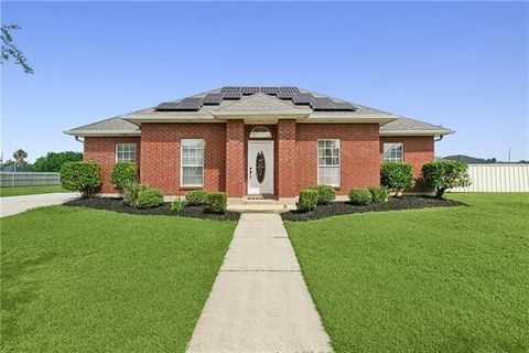 MLS: 2490571