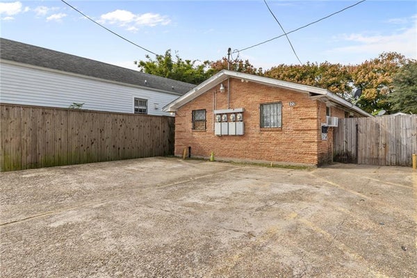 822 DELERY ST, NEW ORLEANS, LA 70117 - Image e1084b6a4a8e55baf9c529375eb5307e/1977627770