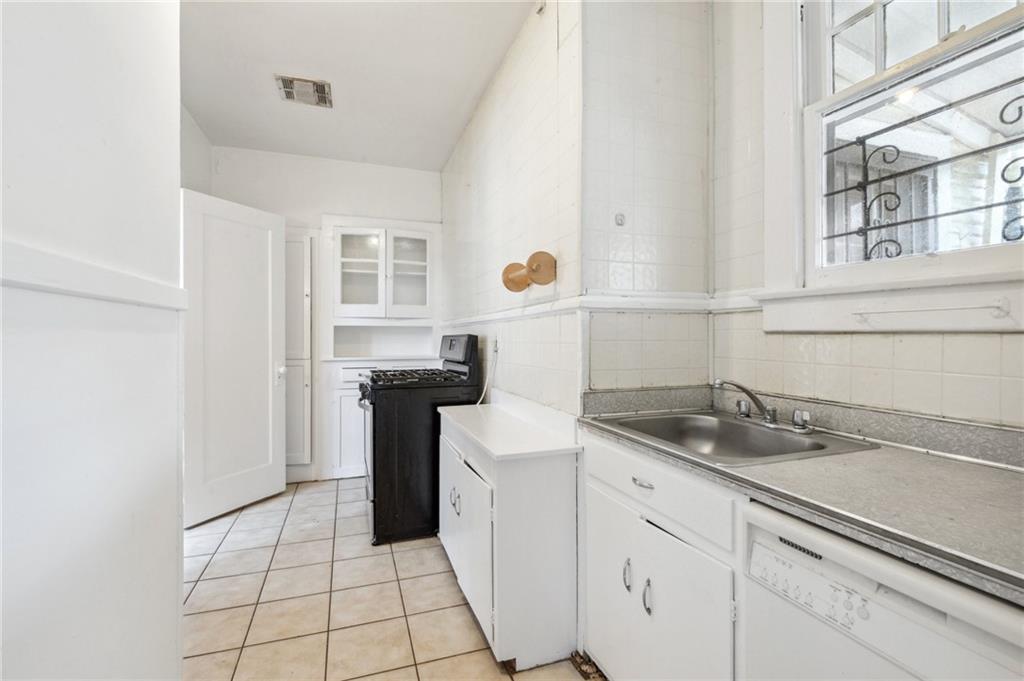 New Orleans, Louisiana 70118, United States, 1 Bedroom Bedrooms, ,1 BathroomBathrooms,Residential,Pending,43152