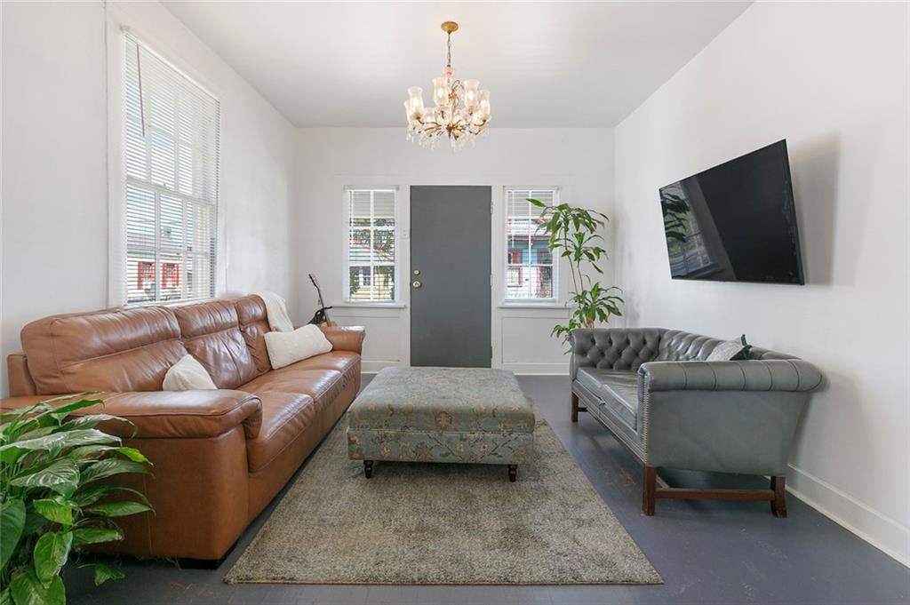 2118 21 ONZAGA Street