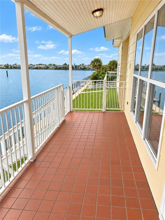 963 MARINA Drive 5