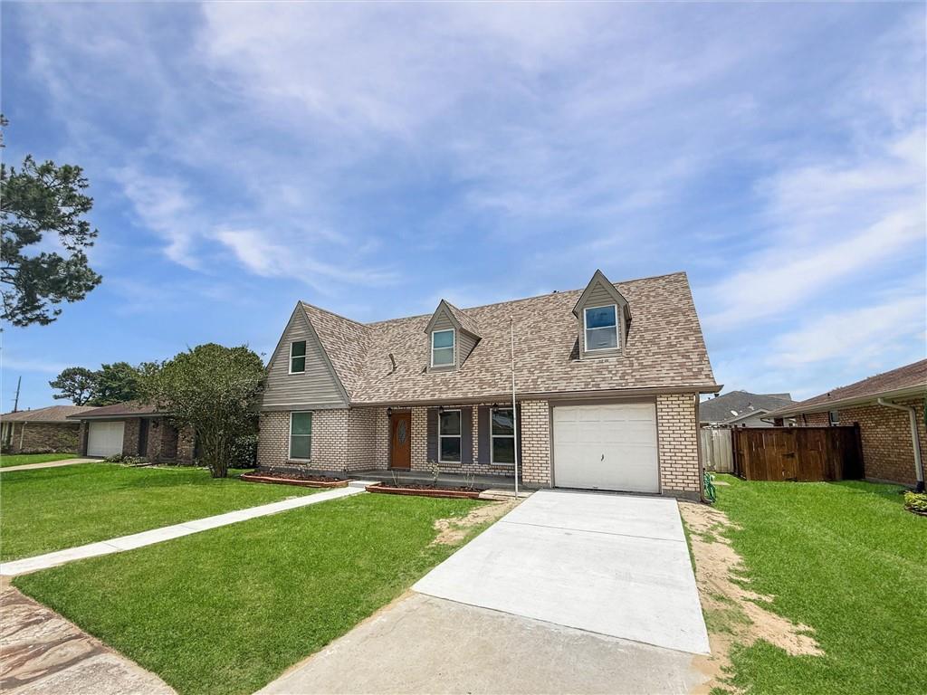 2733 W FRIENDSHIP Drive