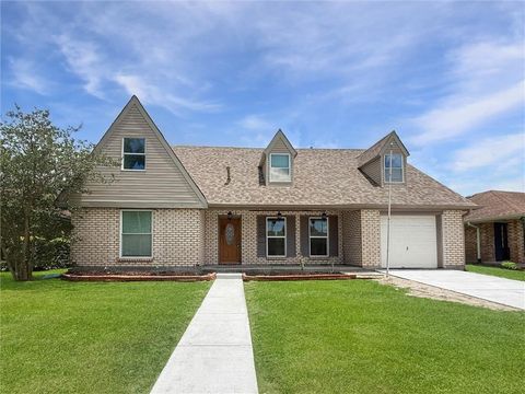 2733 W FRIENDSHIP Drive Harvey LA 70058