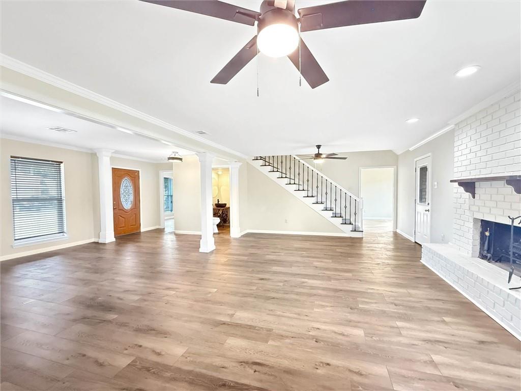 2733 W FRIENDSHIP Drive