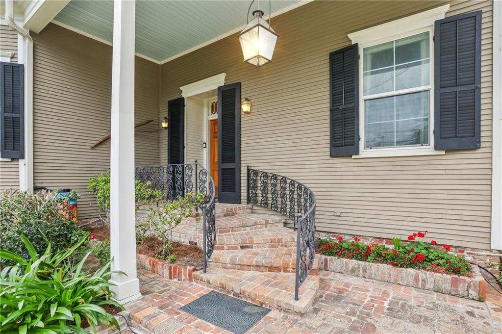 2303 BROADWAY Street