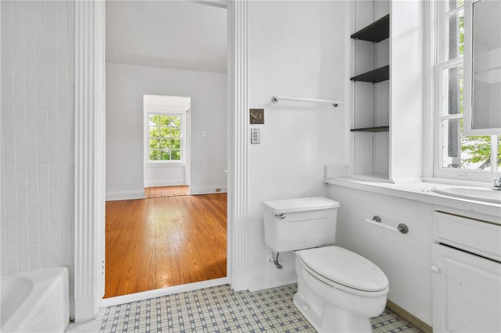 New Orleans, Louisiana 70125, United States, 5 Bedrooms Bedrooms, ,4 BathroomsBathrooms,Residential,Pending,61591