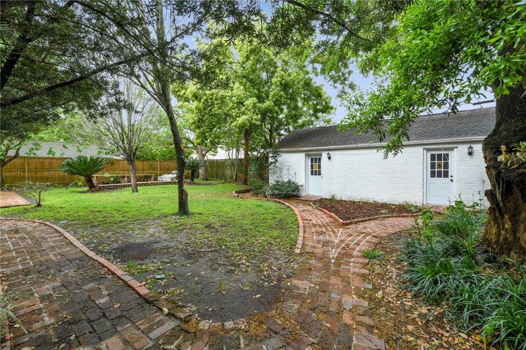 New Orleans, Louisiana 70125, United States, 5 Bedrooms Bedrooms, ,4 BathroomsBathrooms,Residential,Pending,61591