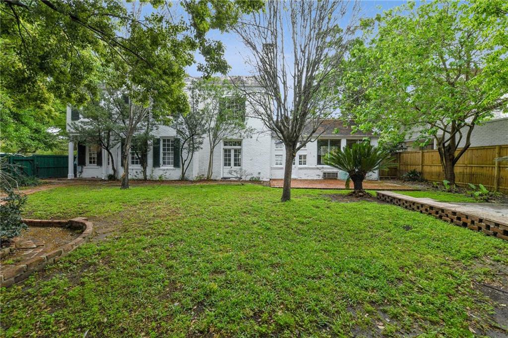 New Orleans, Louisiana 70125, United States, 5 Bedrooms Bedrooms, ,4 BathroomsBathrooms,Residential,Pending,61591