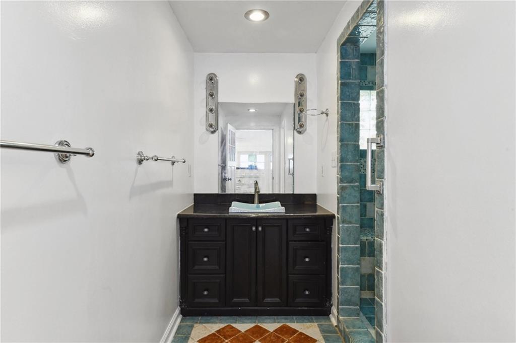 New Orleans, Louisiana 70125, United States, 5 Bedrooms Bedrooms, ,4 BathroomsBathrooms,Residential,Pending,61591