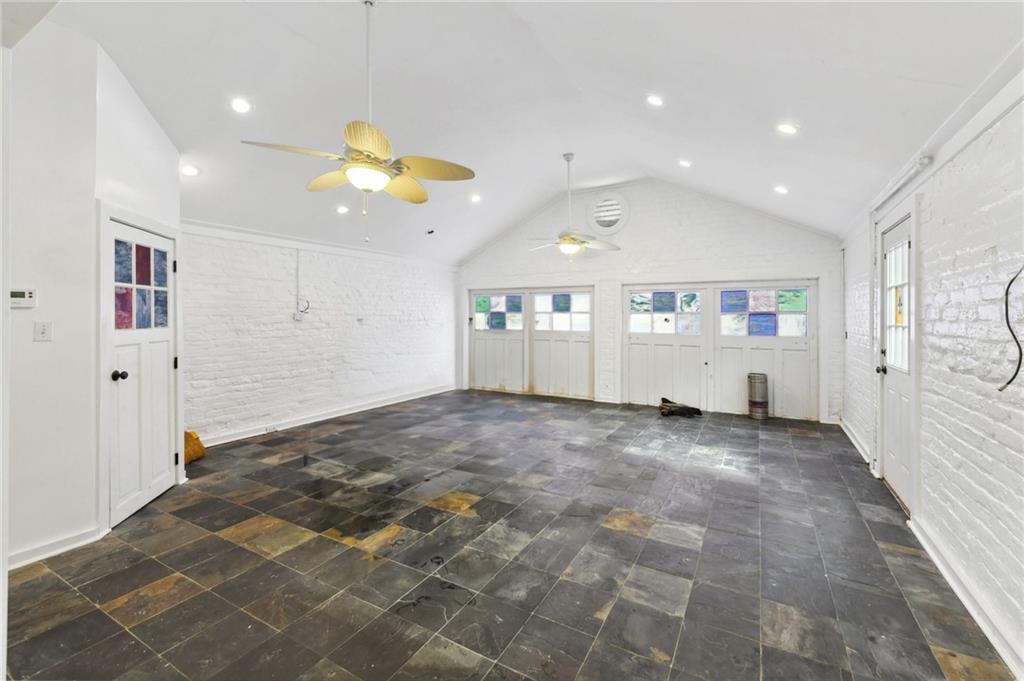 New Orleans, Louisiana 70125, United States, 5 Bedrooms Bedrooms, ,4 BathroomsBathrooms,Residential,Pending,61591