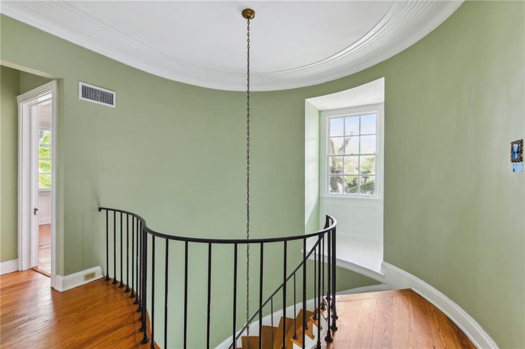 New Orleans, Louisiana 70125, United States, 5 Bedrooms Bedrooms, ,4 BathroomsBathrooms,Residential,Pending,61591