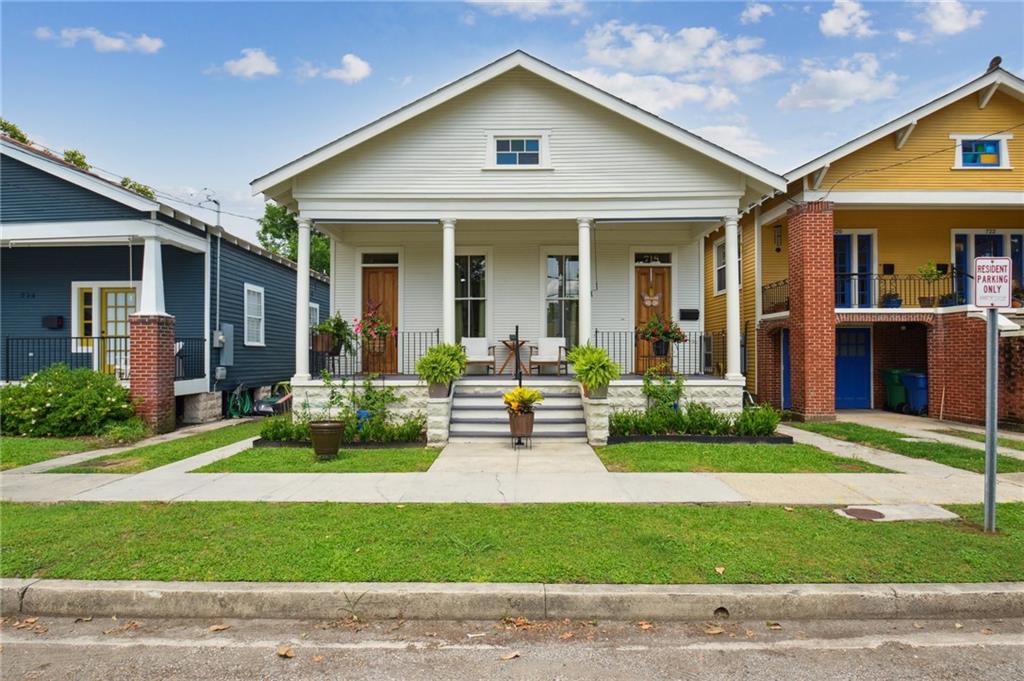 718 MONROE Street