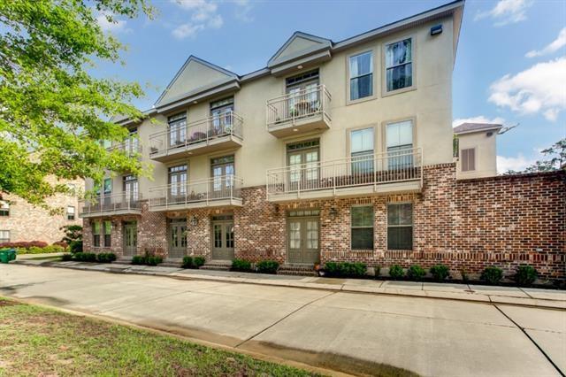 827 AUTUMN Place 202