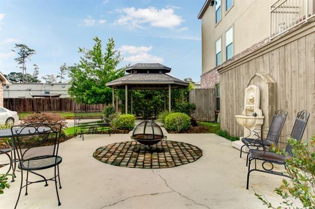 827 AUTUMN Place 202