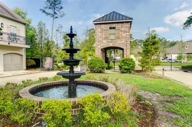 827 AUTUMN Place 202