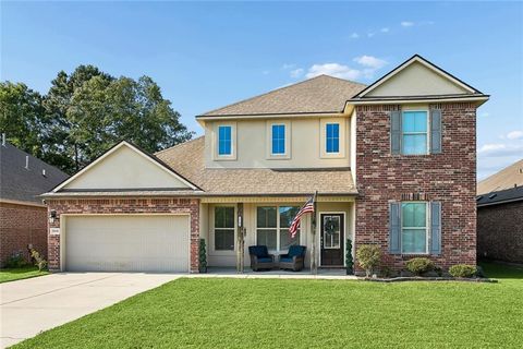 Photo of 75192 CRESTVIEW HILLS Loop, Covington, LA 70435 (MLS # 2554962)