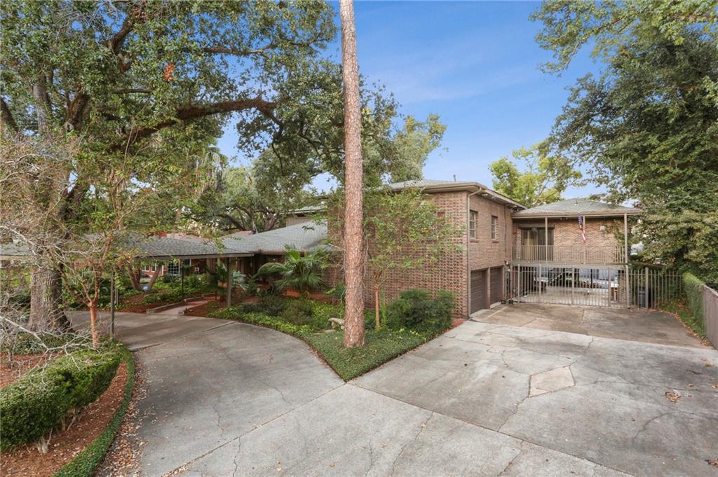 711 ROSELAND Parkway