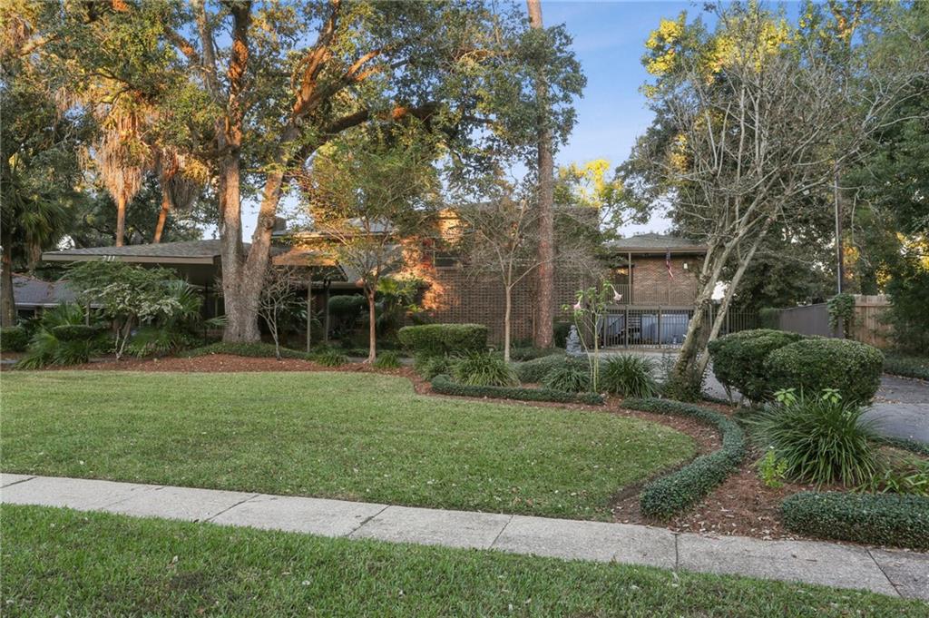 711 ROSELAND Parkway