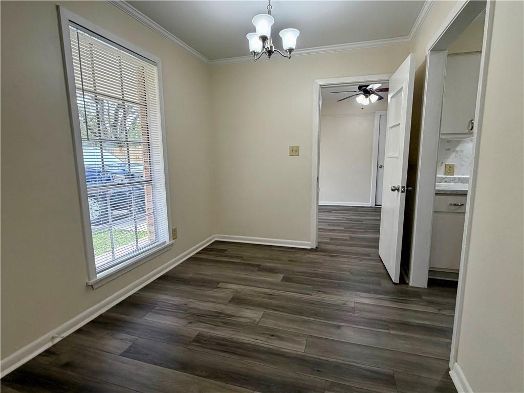 1107 N TAYLOR Street