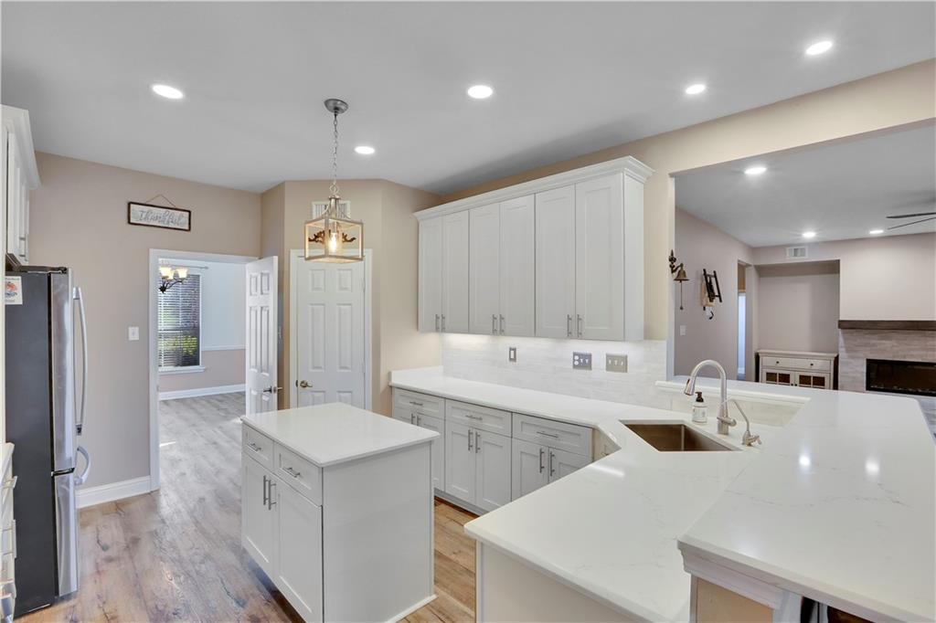 305 STALLION Court