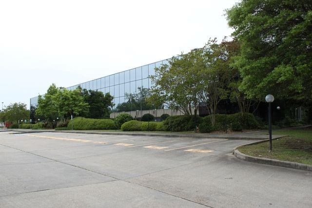 205 HOLIDAY Boulevard