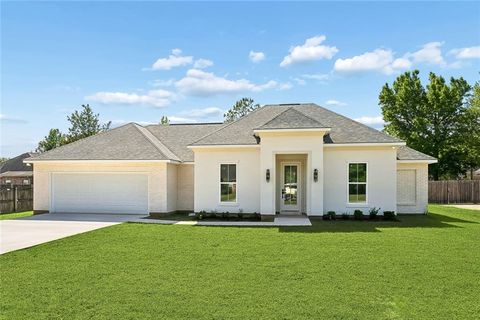 450 AUTUMN WIND Lane Mandeville LA 70471