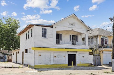 2033 DESIRE Street New Orleans LA 70117