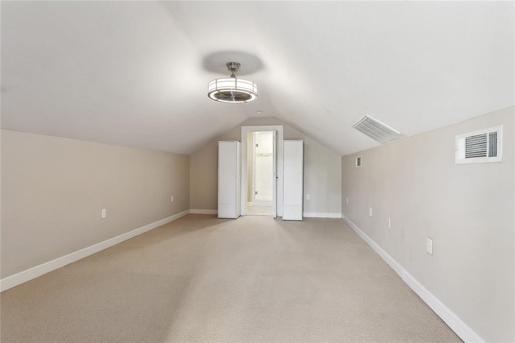 New Orleans, Louisiana 70115, United States, 2 Bedrooms Bedrooms, ,3 BathroomsBathrooms,Residential,Active,11605