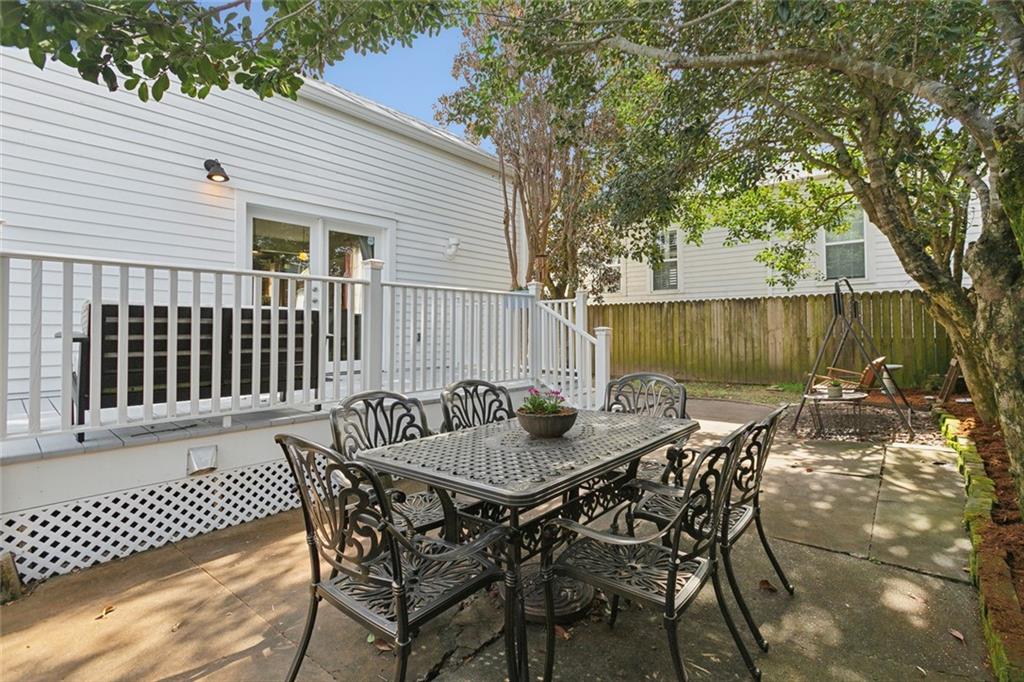 New Orleans, Louisiana 70115, United States, 2 Bedrooms Bedrooms, ,3 BathroomsBathrooms,Residential,Active,11605